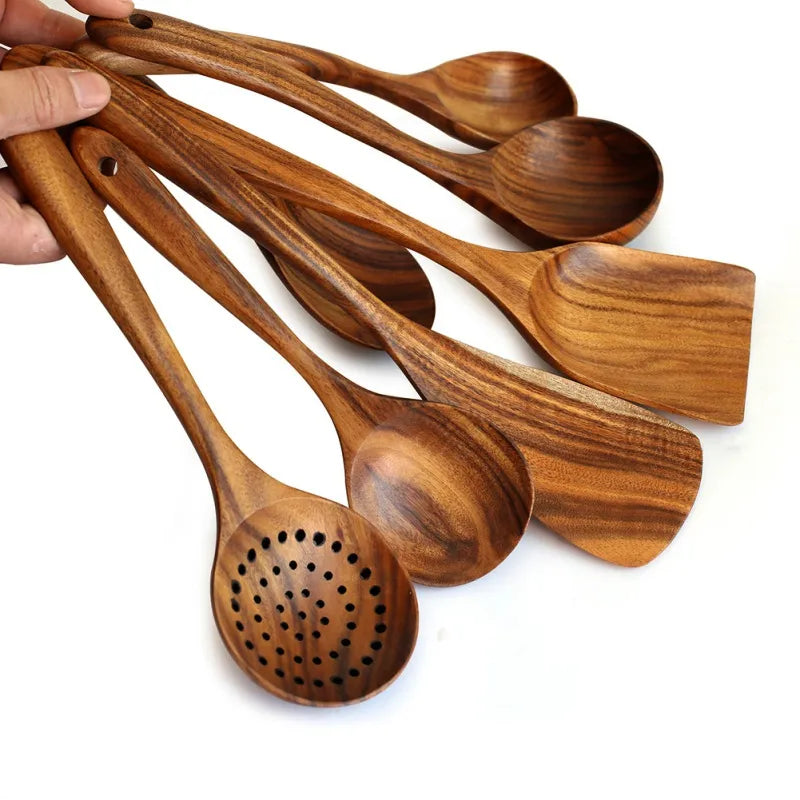 JUEGO DE CUCHARAS PARA COCINAR DE MADERA TAILANDESA NATURAL.