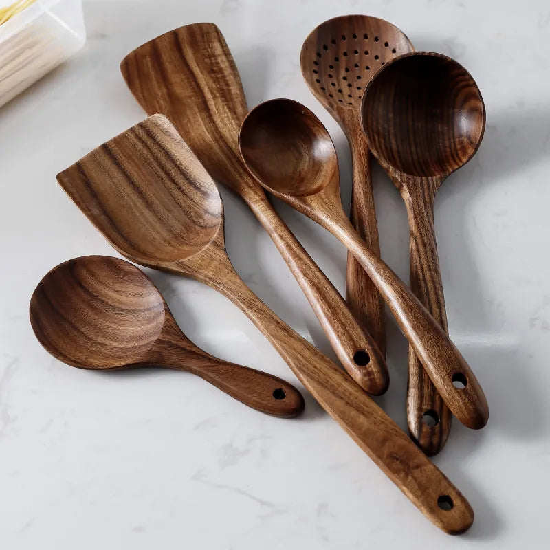 JUEGO DE CUCHARAS PARA COCINAR DE MADERA TAILANDESA NATURAL.