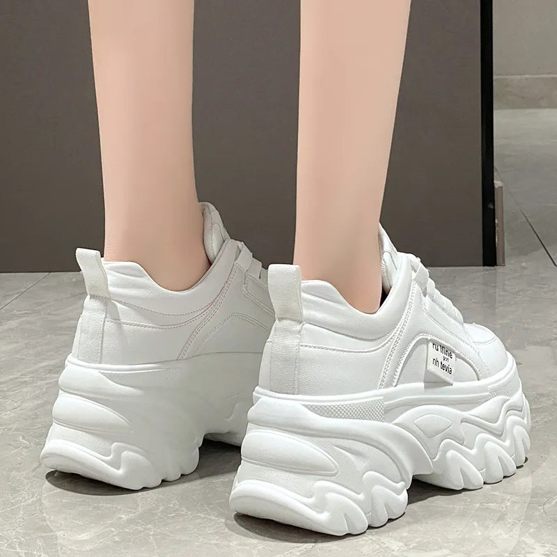 TENIS CON PLATAFORMA,