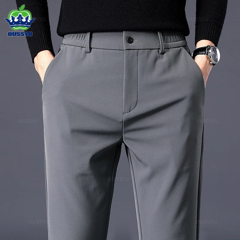 PANTALON AJUSTADO DE CINTURA ELÁSTICA PARA HOMBRE.