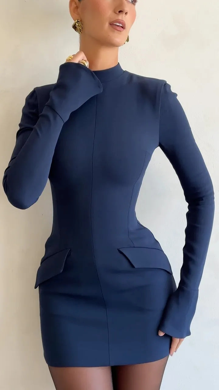 VESTIDO ELEGANTE Y SEXY, AJUSTADO DE MANGA LARGA.